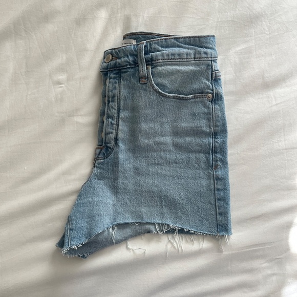 Good American Bombshell Denim Jean Short w/ Button Fly | Size 4/27 | Indigo Wash - Picture 7 of 10
